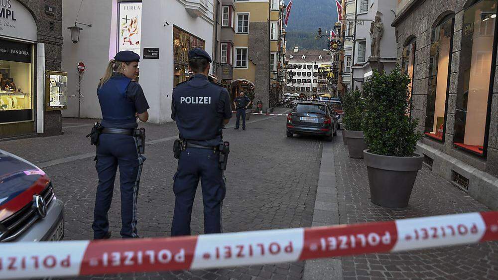 Die Innsbrucker Altstadt wurde nach der Bombendrohung großflächig abgesperrt