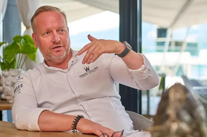 Haubenkoch Hubert Wallner führt mehrere Betriebe am Wörthersee und in Lech mit 63 Beschäftigten