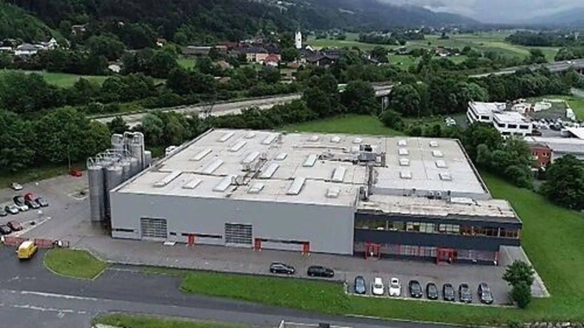 Seit 2005 erzeugt Volpini Becher am neuen Standort in Molzbichl (in der Joghurtstraße)