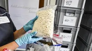 Per Mausklick und auf dem Postweg kommt man zum weißen Pulver. Das weiß aber auch die Polizei