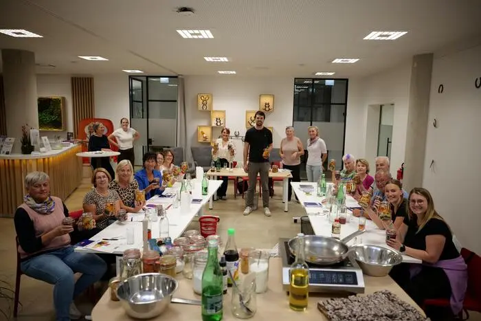 Fröhliche Gruppe beim Fermentier-Workshop in Hartberg