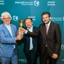 Läuteten die symbolische Glocke zum Handelsstart: Robert Holzmann, Vice President International Relations Emerald Horizon AG, Florian Wagner, CEO, und Philipp Pölzl, Vice President Operations, (v.l.) 