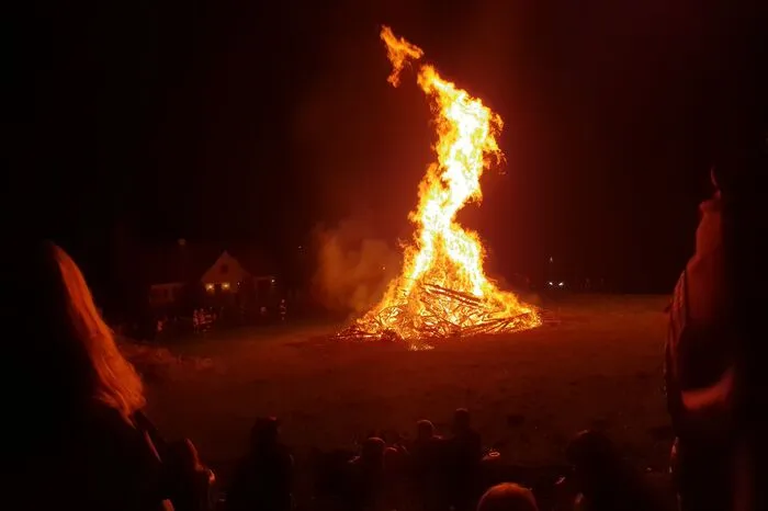 Auch Gäste aus den Umlandgemeinden und aus Graz ließen sich die Traditionsveranstaltung auf der Wiese gegenüber des ehemaligen Marienbräu nicht entgehen.