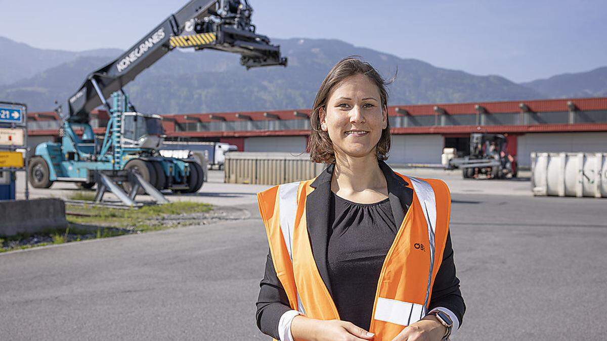 Julia Felden leitet das ÖBB-Terminal in Fürnitz