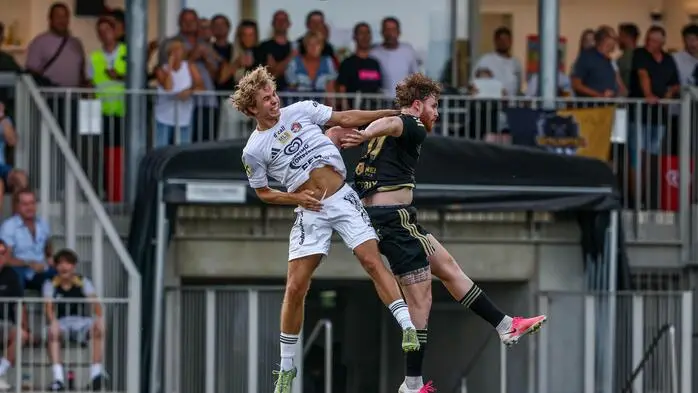 Tim Hubers Kalsdorf (links) behielt gegen
Tillmitsch mit Jonas Lang die Oberhand