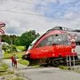 Die Loks durch Görtschach geben kein Warnsignal mehr ab, seit an dieser Kreuzung ein Fußgängerübergang errichtet ist
