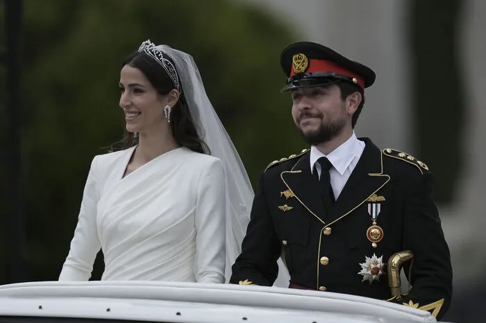 Bilder von der Hochzeit des jordanischen Kronprinzen Hussein bin Abdullah II. mit Radschwa Al Saif, eines Mitglieds der saudischen Königsfamilie.