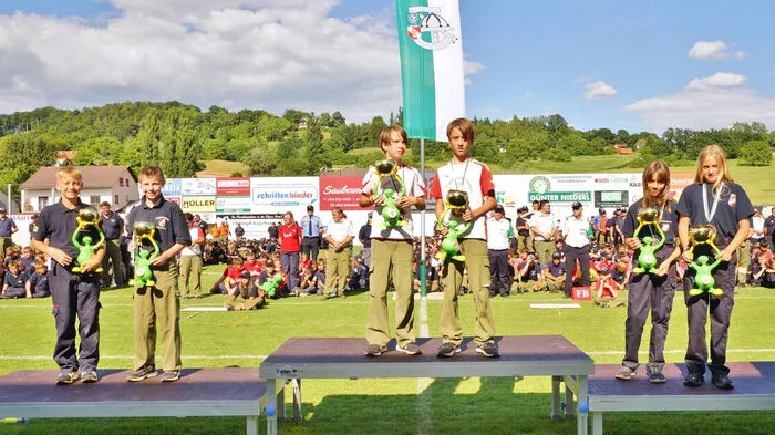 Bewerbsspiel Bronze: 1. Lichendorf (FB) (m.) 2. Prebensdorf (WZ) (l.) 3. Götzendorf (HB) (r.)