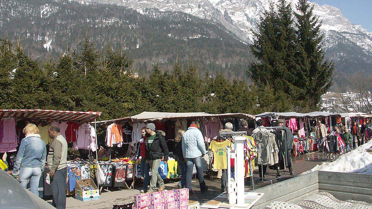 Rund 50 bis 70 Standler bieten beim Josefimarkt ihre Waren an