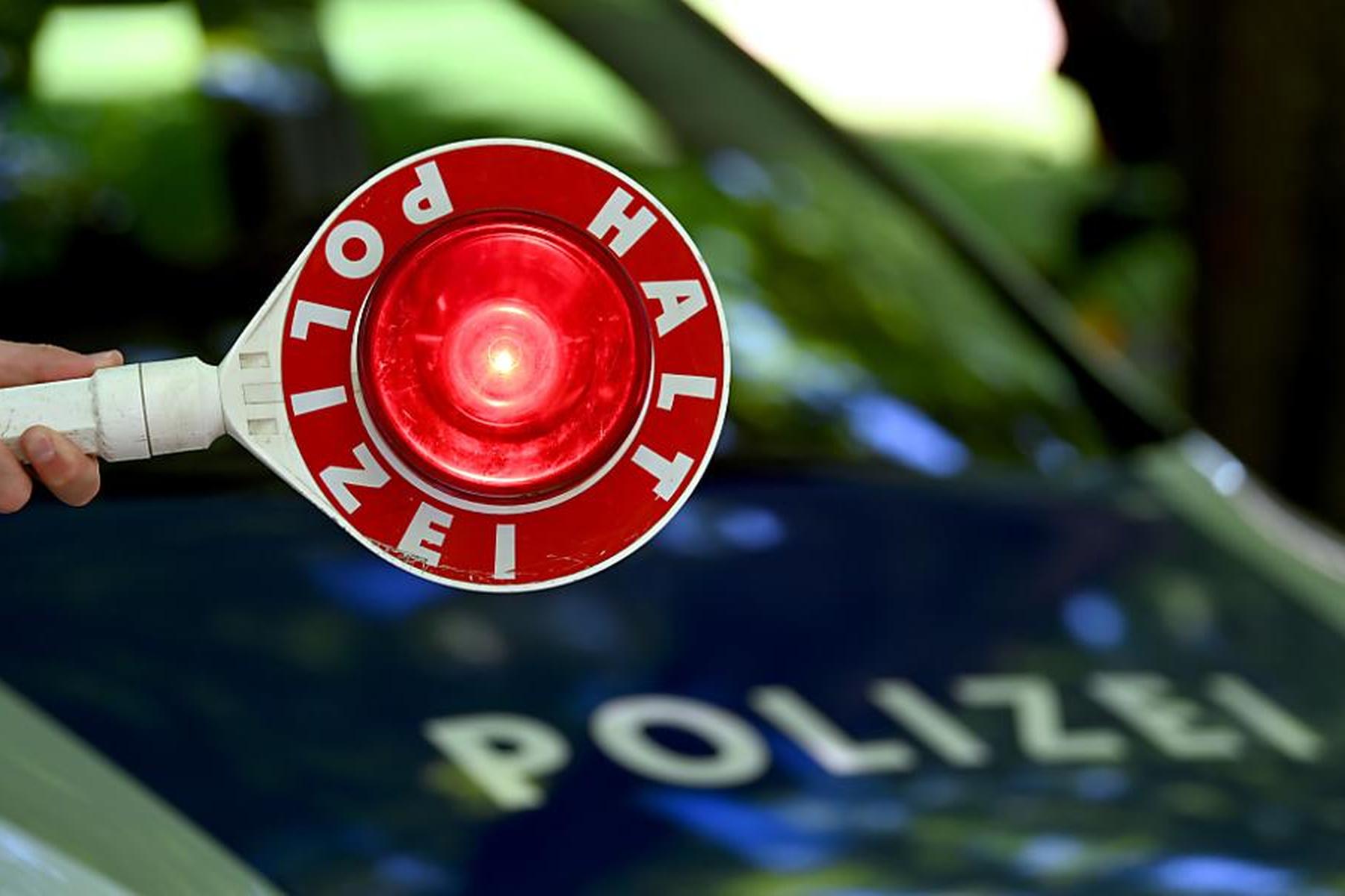 Führerschein ist weg: Alkolenker rast mit 100 km/h durch Kärntner Stadt