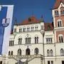 Die Feldbacher Fahne weht bereits vor dem neuen Rathaus