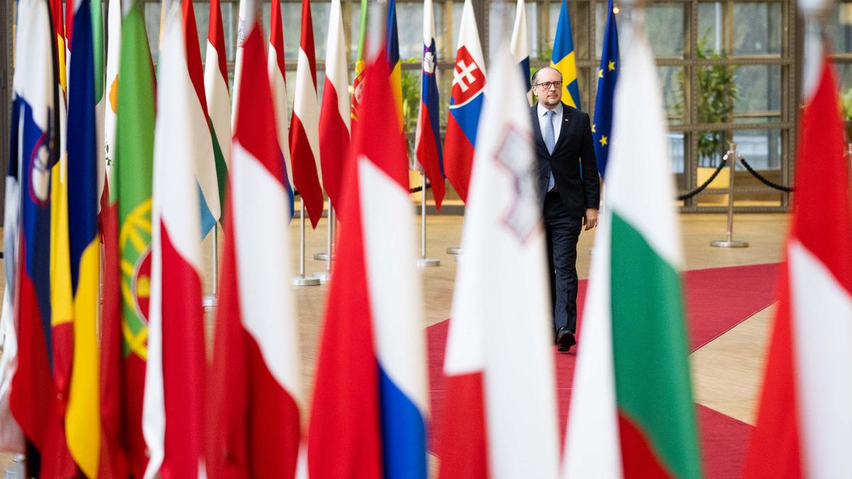 Die Außenminister der EU-Staaten (im Bild Österreichs Außenminister Alexander Schallenberg) beraten über die jüngsten Entwicklungen im Iran und im Krieg in der Ukraine 