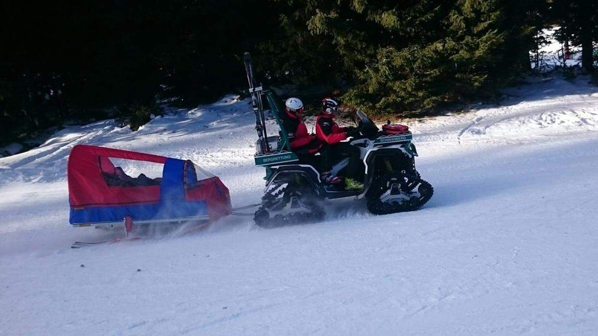 Das Unfallopfer wurde mit dem neuen Einsatz-Quad der Bergrettung Schwanberg ins Tal gebracht.