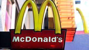 McDonald's bestreitet neue Wege und führt Tischservice an 