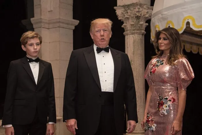 Beim Amtsantritt legte Donald Trump wert auf ein Familienbild mit Frau und Sohn, Familienidylle war es offenbar schon damals keine