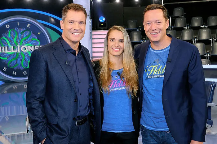 Nur sieben Sportler? Richtig! Denn der achte Teilnehmer ist Kabarettist Alex Kristan. Er bildete zusammen mit Karateka-Kämpferin Alisa Buchinger ein Rateteam.
