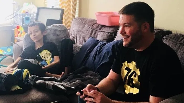Wes mit Matt beim "Zocken"
