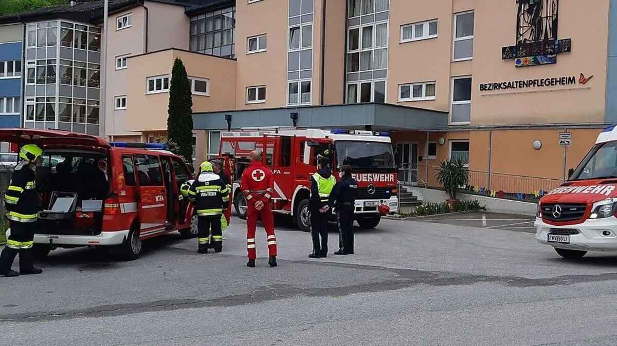 Neben den vier Feuerwehren waren auch Rotes Kreuz und Polizei vor Ort