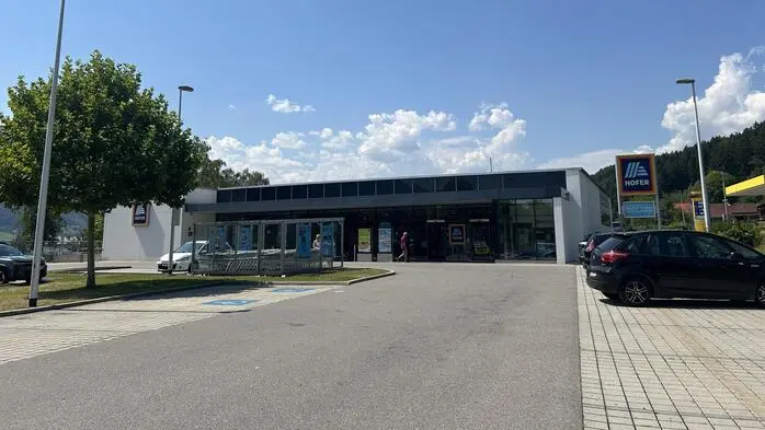 Eine Hofer-Zentrale