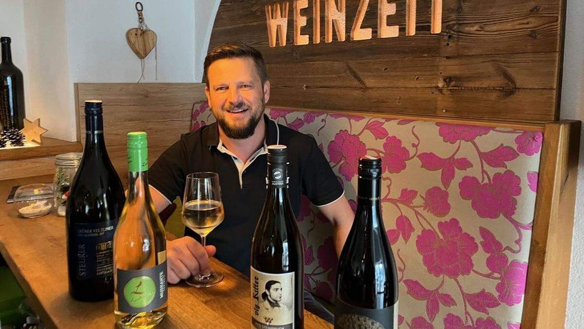 Roland Tölderer betreibt die Bar &quot;Weinzeit im Uhrhaus&quot; in Seeboden