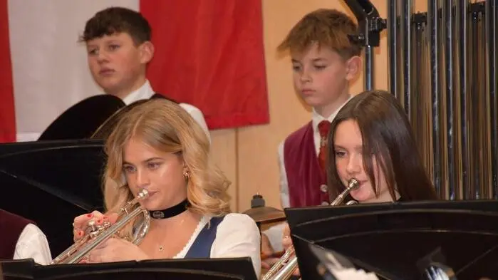 Am Wochenende lud der Musikverein Ranten zu seinem traditionellen Festkonzert zum Nationalfeiertag und sorgte an beiden Abenden für volle Reihen und festliche Stimmung im Kultursaal.