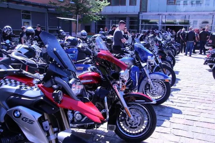 Und Maurer freute sich, dass mit über 300 Motorrädern am Teleparkplatz ein neuer Teilnahmerekord aufgestellt wurde.