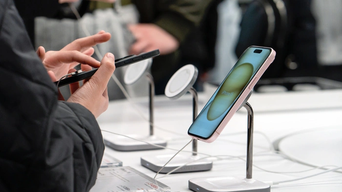 Das neue Label für Smartphones und Tablets gibt u. a. an, ähnlich wie bereits Waschmaschinen, Fernseher oder Geschirrspüler, wie energieeffizient ein Produkt ist und wie lange der Akku hält. A | Das neue Label für Smartphones und Tablets gibt u. a. an, ähnlich wie bereits Waschmaschinen, Fernseher oder Geschirrspüler, wie energieeffizient ein Produkt ist und wie lange der Akku hält. 