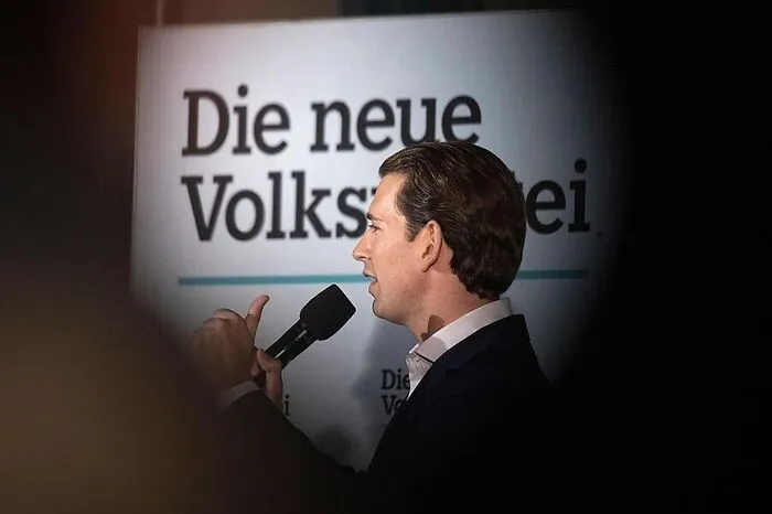 "Es geht recht schnell und es fällt mir auch nichts Besseres ein" - ... und sieht seinen Hairstyle eher pragmatisch - auch wenn er angeblich manchmal 600 Euro kostet.