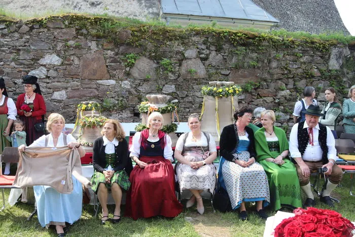 Klicken Sie sich durch die Bilder der Glockenweihe in Wölfnitz/Saualpe.