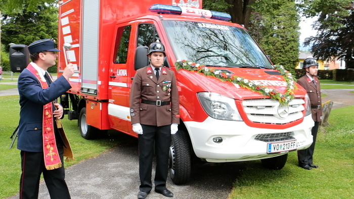 Die Mitglieder der Freiwilligen Feuerwehr Bärnbach hatten Grund zum Feiern. Bei der Segnung des neuen Rüstautos, einem LKW-Allrad, konnten Kommandant Bernhard Haller und sein Vize Michael Wittreich viele Besucher begrüßen.