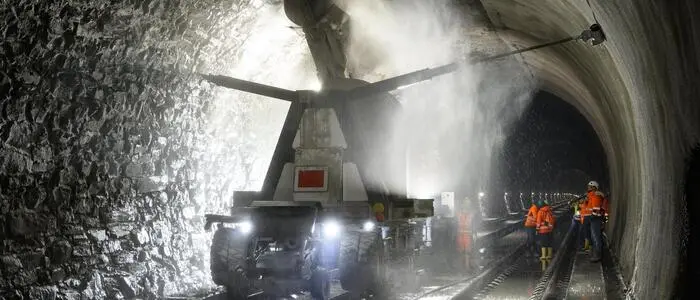 Arbeiten im Tauerntunnel mit Gleisfahrzeugen | Die Arbeiten im Tauerntunnel sind aufwendig und zeitintensiv: Im Frühjahr 2027 folgt die nächste Sperre