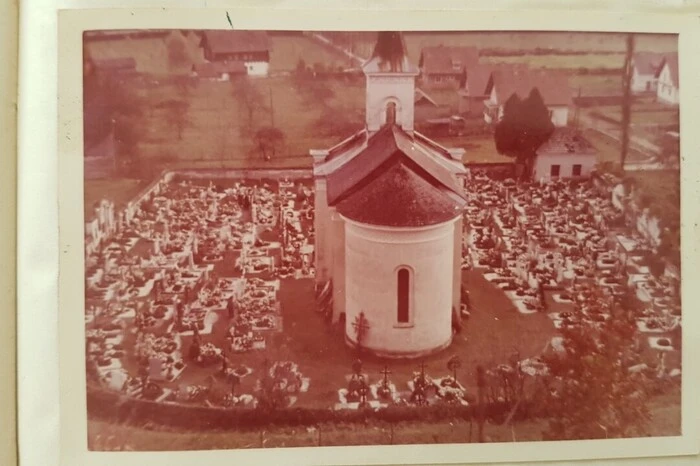 Die Grabstätte für die sechs Särge der Familie Verschnig befand sich im südwestlichen Teil des Friedhofs Griffen (1960er Jahre)