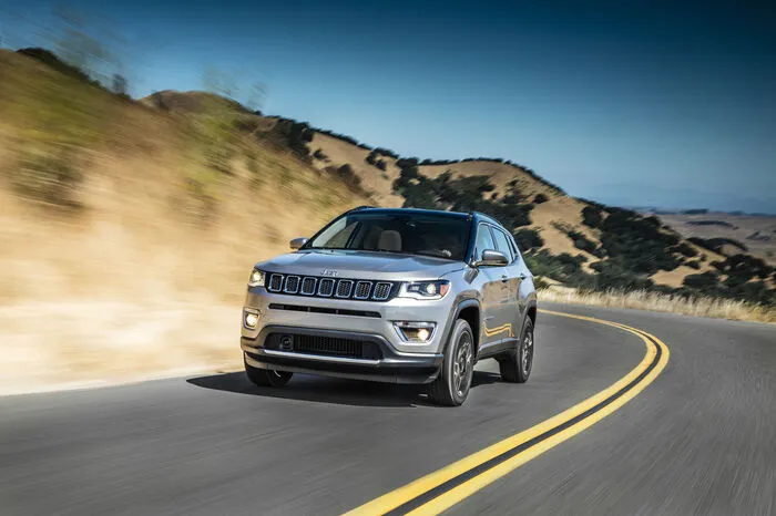 In den USA kennt man ihn bereits. Doch in Europa ist der neue Jeep Compass erstmals auf dem Genfer Automobilsalon zu sehen. Erhältlich ist er ab dem Sommer ab 26.890 Euro.