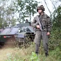 Das Jägerbataillon 18 übt mit bis zu 40 Soldatinnen und Soldaten und fünf Fahrzeugen