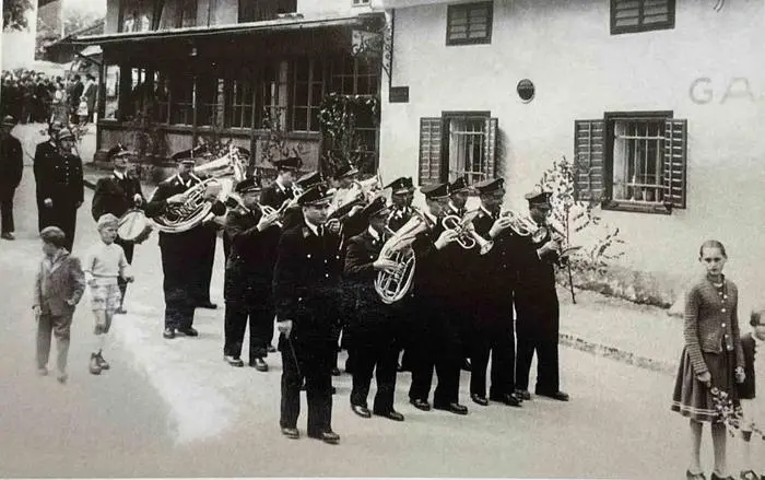 200 historische Bilder sind in dem Buch zu finden