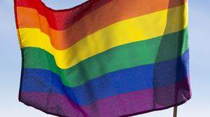 Die Regenbogen-Flagge als Symbol für Toleranz und Liebe ist längst in der Mitte der Gesellschaft angekommen