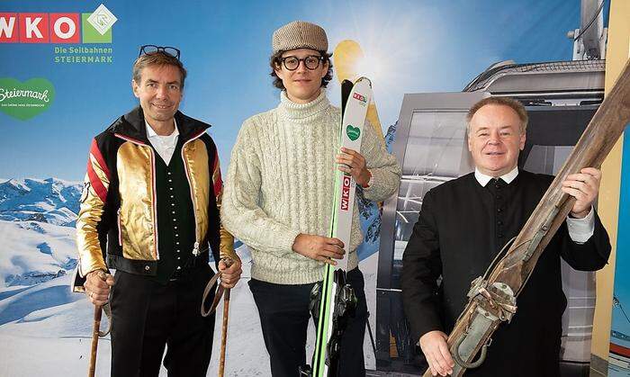 Fachgruppen-Spitze Oliver Käfer und Fabrice Girardoni mit Mariazells Superior Michael Staberl (von links)      Foto Kuss Mariazell 