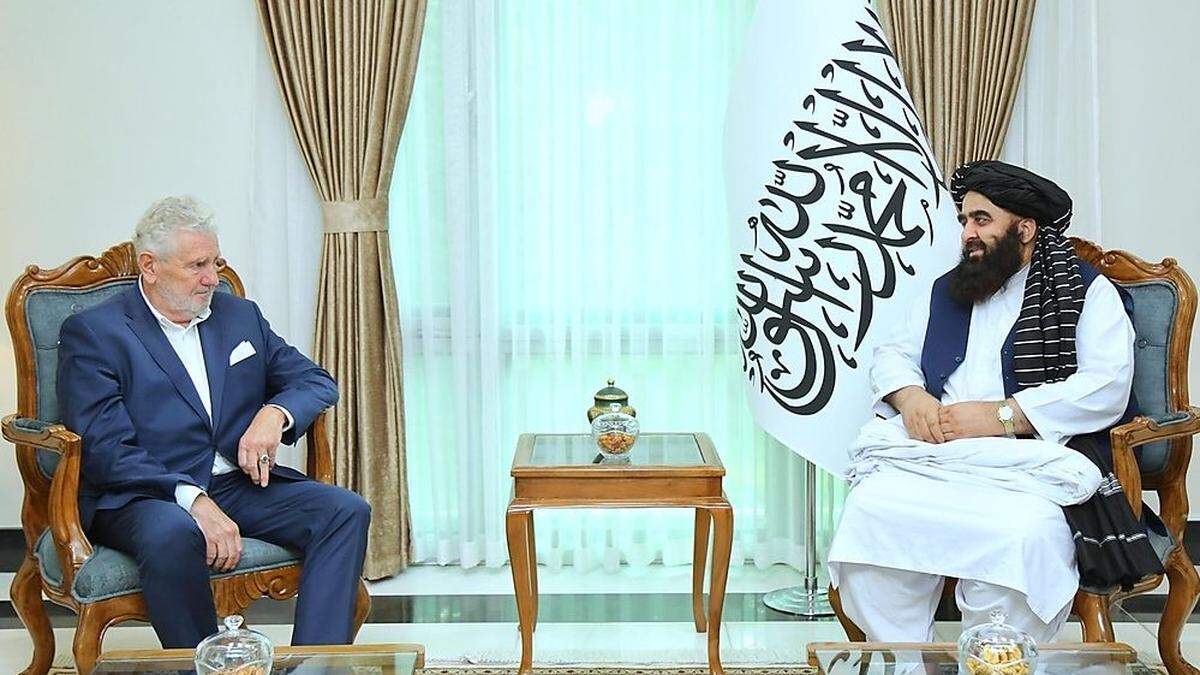 Andreas Mölzers Besuch bei Taliban-&quot;Außenminister&quot; Amir Khan Muttaqi sorgt für Aufsehen