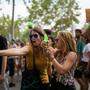 Einwohner von Barcelona bespritzen Touristen aus Protest gegen Massentourismus mit Wasserpistolen