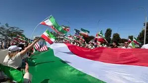 Iran-Anhänger vor dem Stadion in Kalifornien