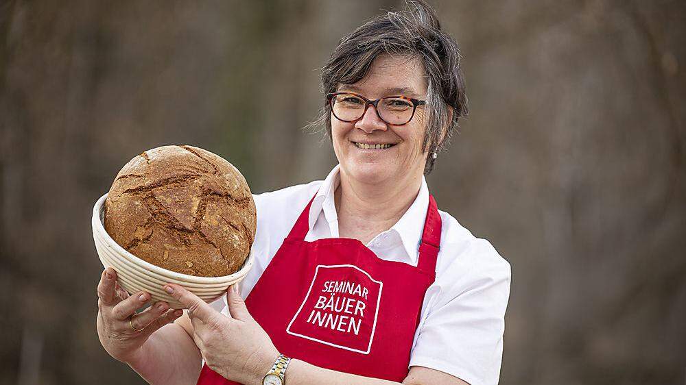 Seminarbäuerin Sylvia Schilcher backt seit acht Jahren ihr eigenes Brot