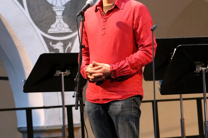 „Trigonale“-Chef Stefan Schweiger (Foto) konnte unter anderen Diözesanbischof Alois Schwarz, Superintendent Manfred Sauer sowie Landesrat Christian Benger willkommen heißen.