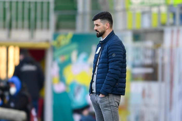 Miron Muslic - SV Ried Der Trainer konnte die Erwartungen bei den Riedern nicht erfüllen. Nach zehn Spielen ohne Sieg war seine Amtszeit wieder vorbei. Andreas Heraf übernahm daraufhin.