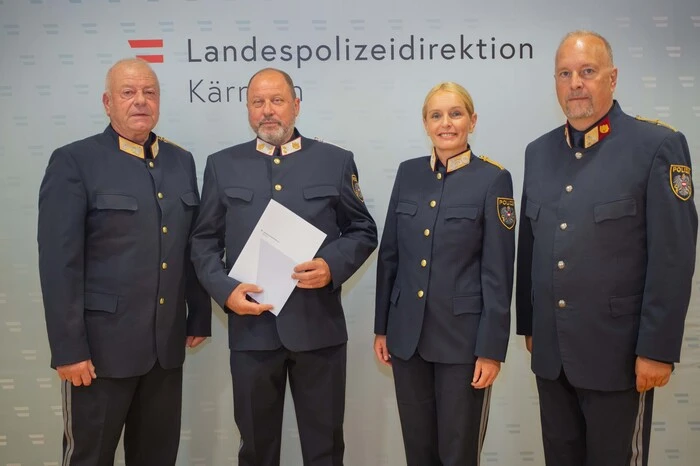 Rauchegger, Valentin Schaller (Kommandant Verkehrsinspektion Villach), Kohlweiß und Londer (von links)