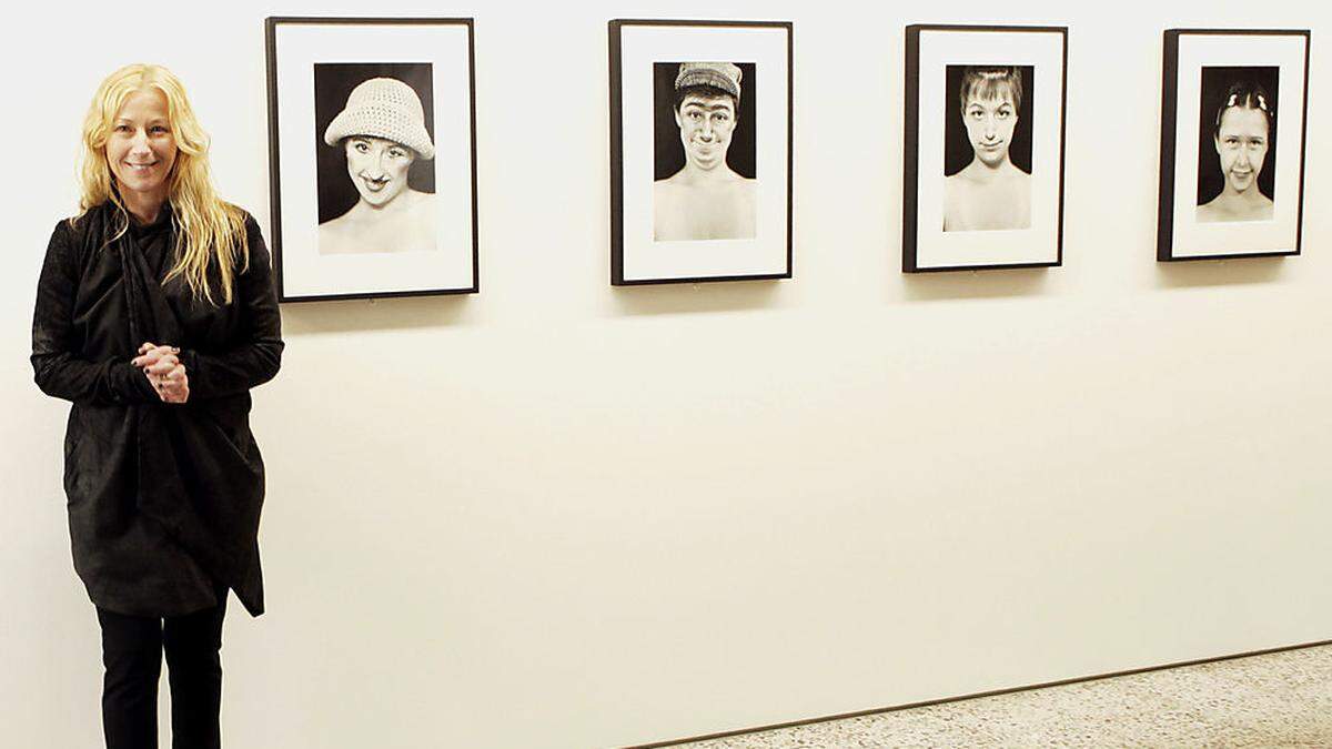 Cindy Sherman 2012 bei ihrer Ausstellung &quot;Its Me&quot; in Wien