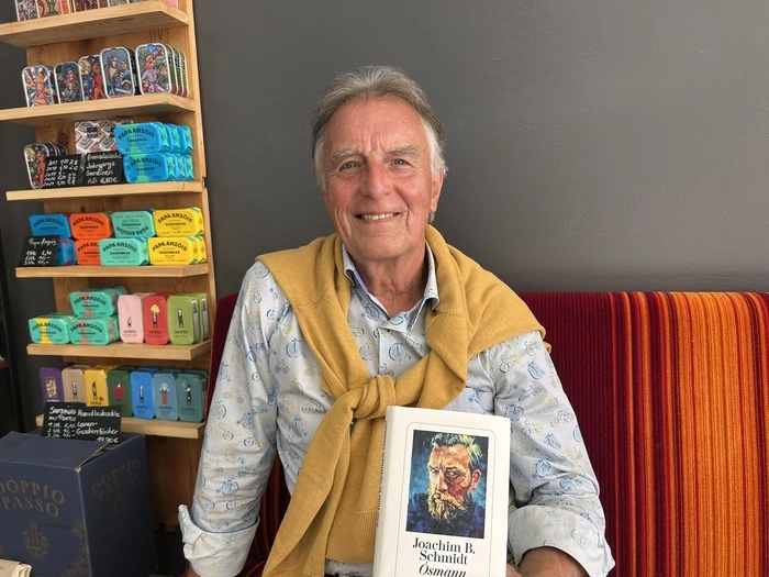 Wolfgang Böhmer aus Hartberg hat gemeinsam mit seinem Sohn Christian bereits an die 3000 Bücher in einer Sammlung zusammengetragen. Begonnen hat seine Leidenschaft für das Lesen einst als Bub mit Karl May