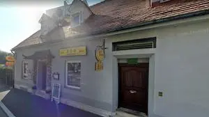 Der Goldene Fisch serviert seit vielen Jahren in der Fischergasse, der Verlängerung der Körösistraße, chinesisches Essen