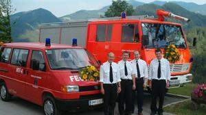 Fahrzeugübergabe bei der FF Frauenberg im Jahr 2012, Hans Seitinger (3. v. l.) war auch dabei