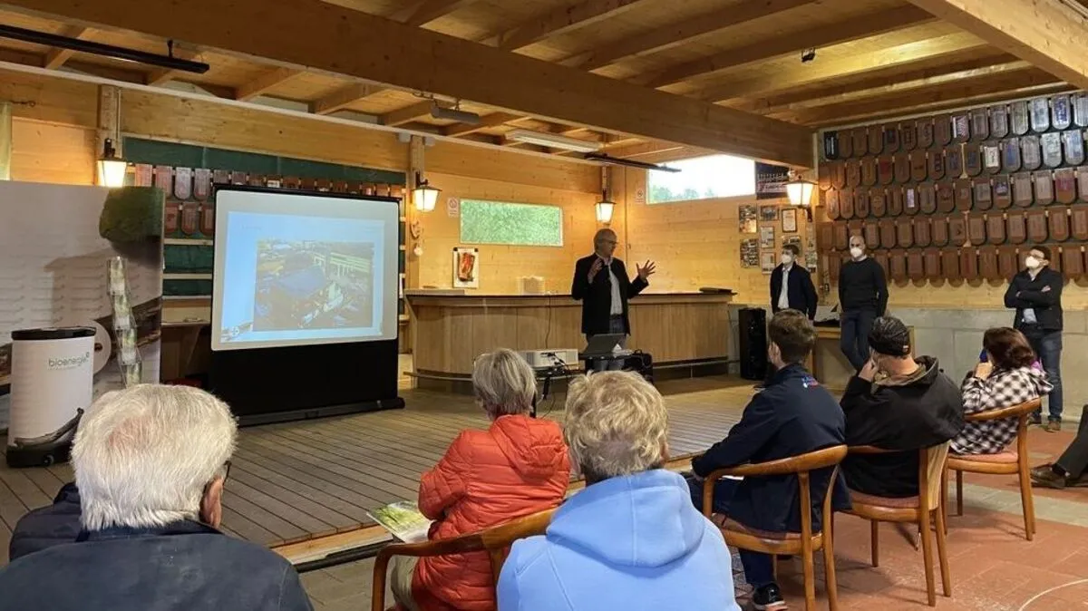 Geschäftsführer Jakob Edler erklärt sein Projekt