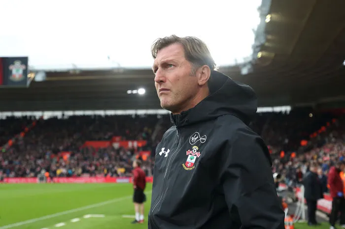 "Ich weiß, dass es keine Garantien gibt. Wenn du Garantien haben willst, musst du eine Waschmaschine kaufen." Ralph Hasenhüttl über die Erfolgsaussichten im Fußball.